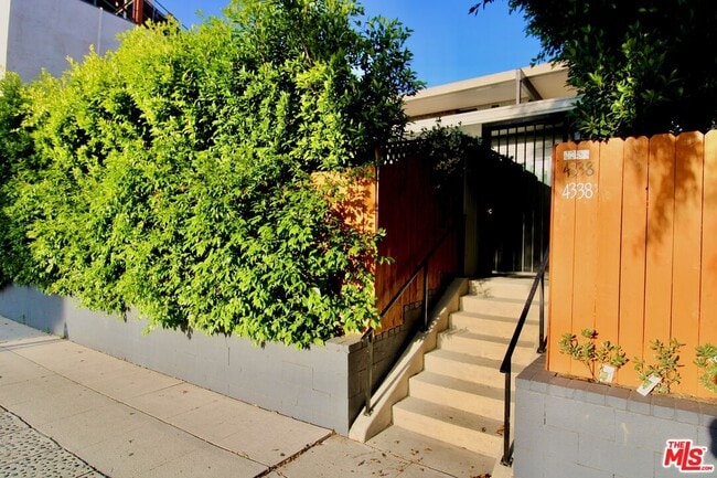 Building Photo - 4336 Laurel Canyon Blvd
