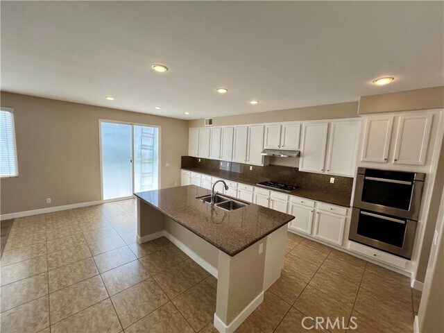 Building Photo - 6686 Sand Dunes St