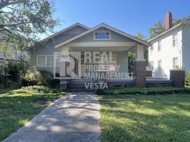 Primary Photo - HALF OFF FIRST MONTH RENT - Historic Gem i...