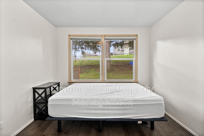 Building Photo - 51 S Arizona Ave