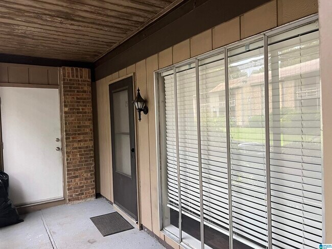 Building Photo - 2812 Georgetown Dr