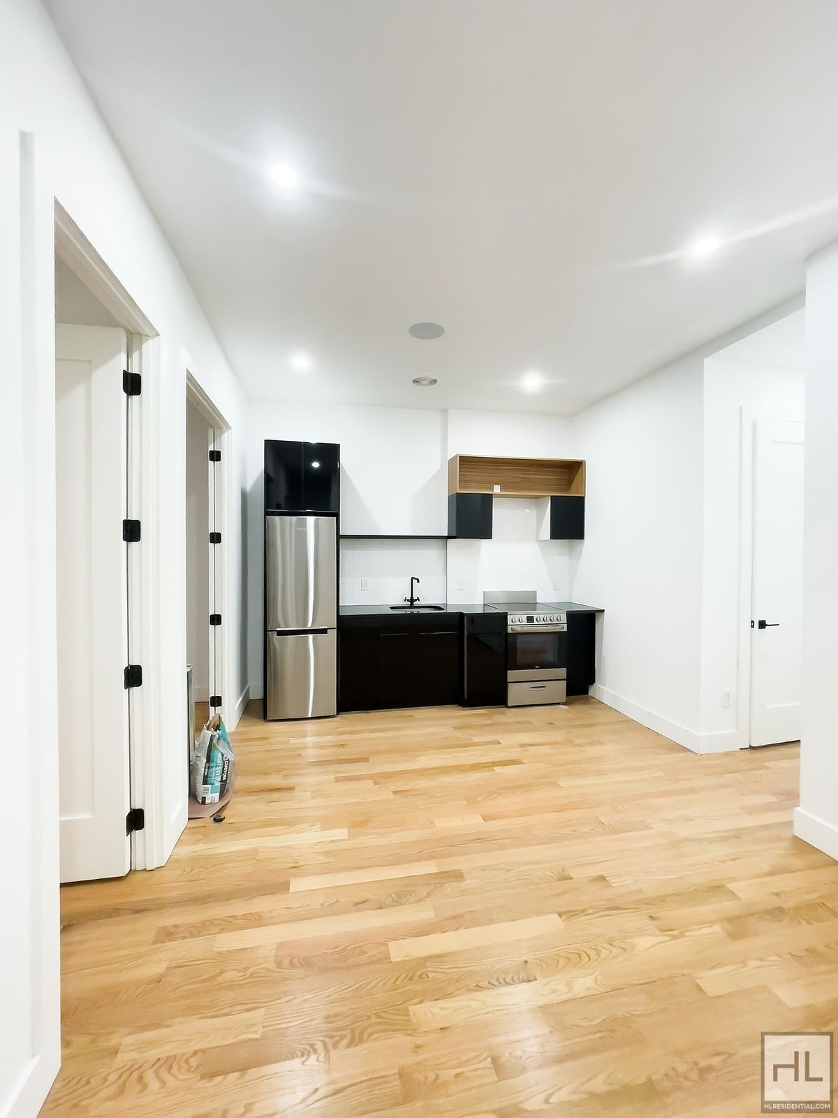 Building Photo - Amazing 4-Bed 3-Bath East Village Apartmen...