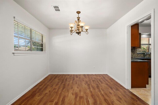 Building Photo - 8806 Langdon Ln