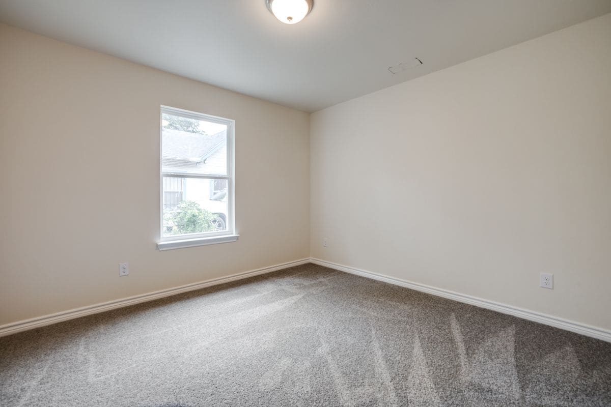 Building Photo - 4220 Hamilton Ave