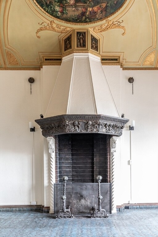 Building Photo - 107 Beacon St