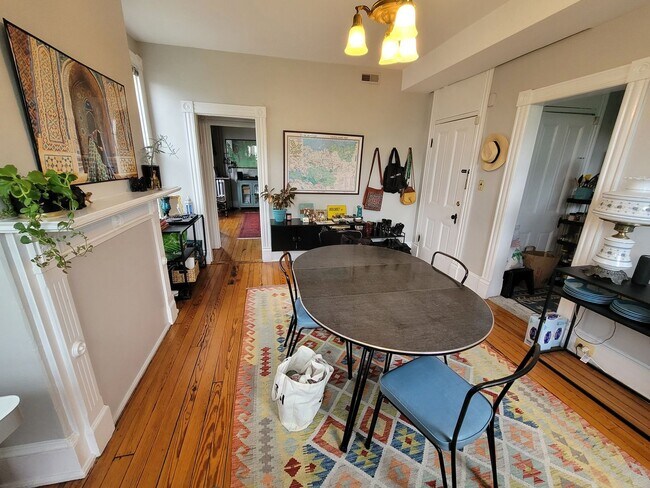 Building Photo - 3644 Roland Ave