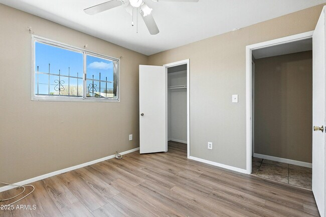 Building Photo - 2645 W Elm St