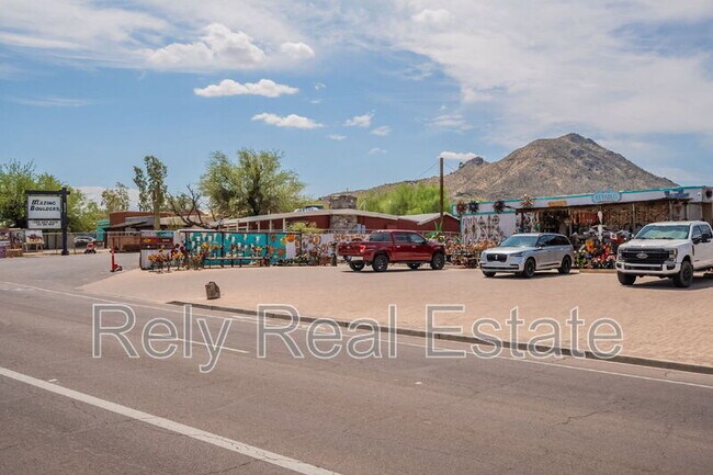 Building Photo - 6050 E Hidden Valley Dr