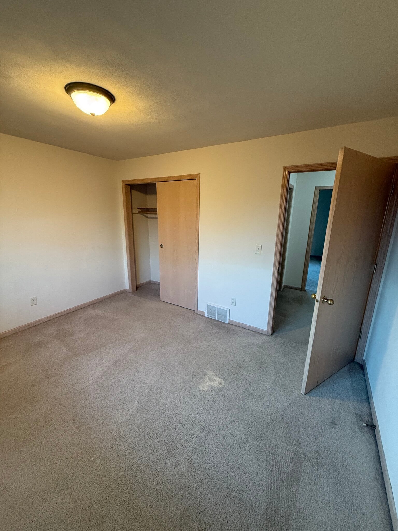 Building Photo - W6867 Sunnyvale Ln