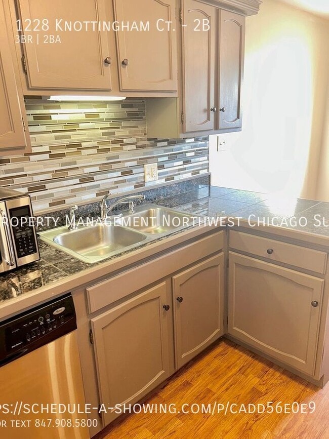 Building Photo - 1228 Knottingham Ct