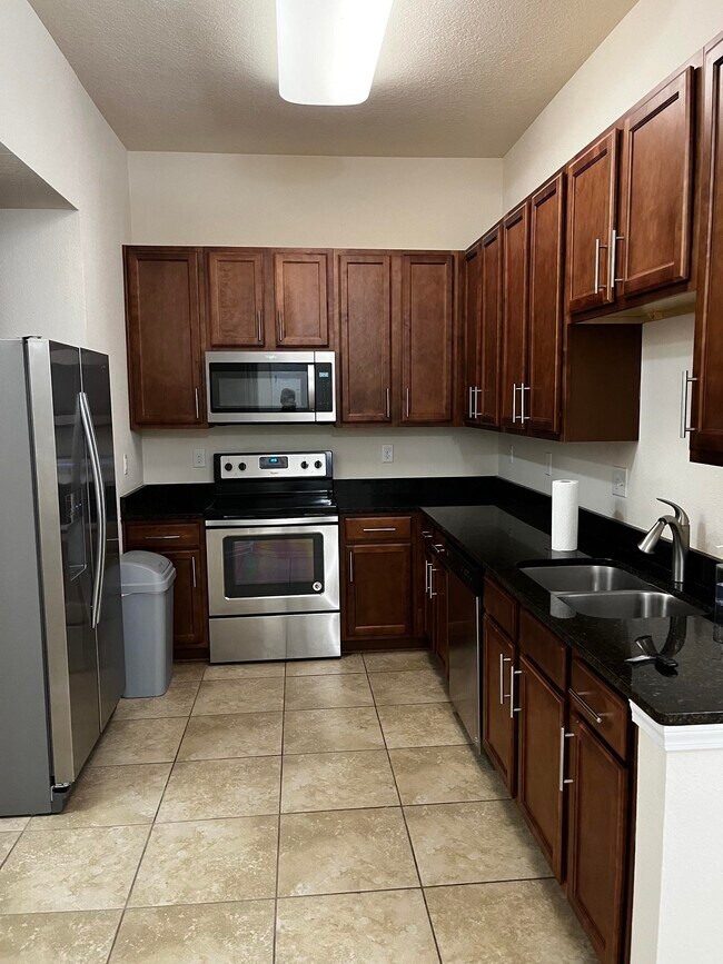 Building Photo - 2109 Golden Lake Loop