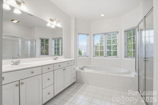 Building Photo - 1425 Bristol Pl Ct