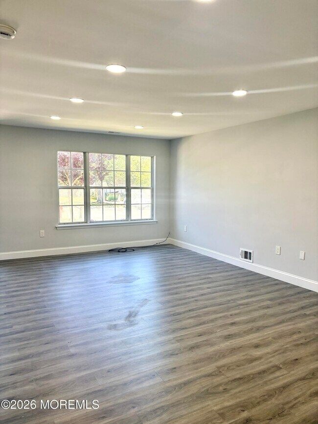 Building Photo - 709 Lady Slipper Ct