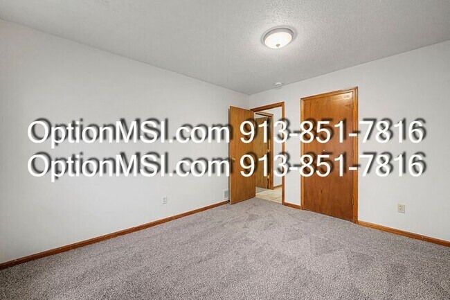 Building Photo - Charming & Spacious 2-Bed / 2-Bath Apartment in Gladstone