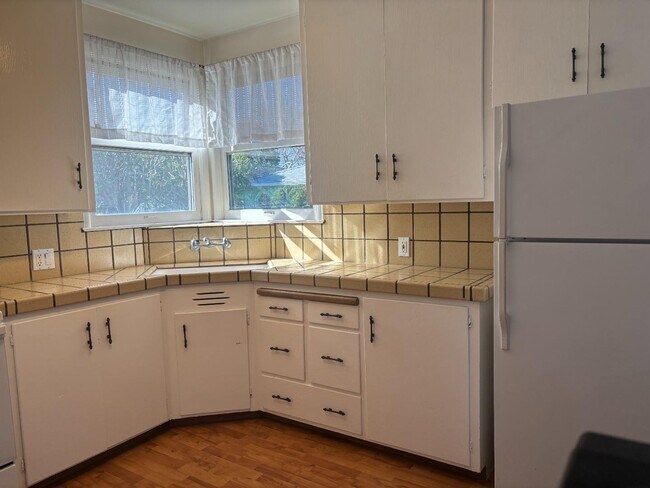 Building Photo - 139 D St