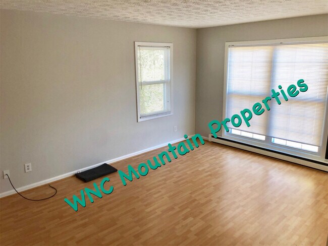 Building Photo - 136 Barnard Ave