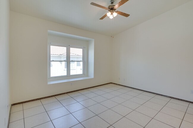 Building Photo - 6201 E Lake Mead Blvd