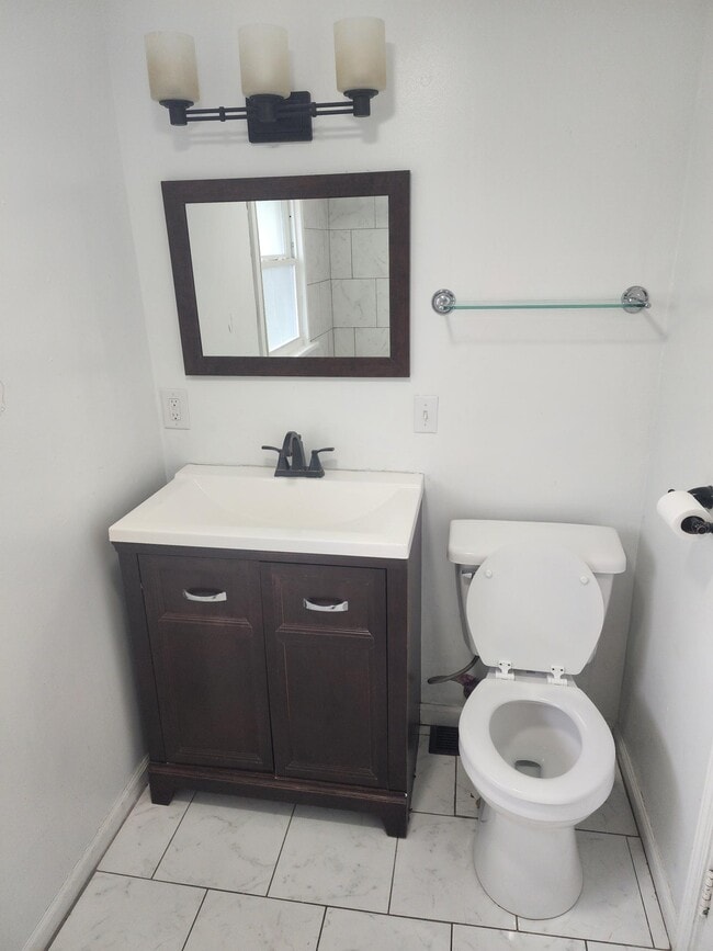 Building Photo - 35 Buffalo St