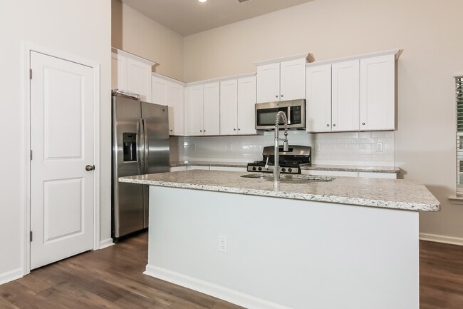 Building Photo - 476 Craigflower Ct