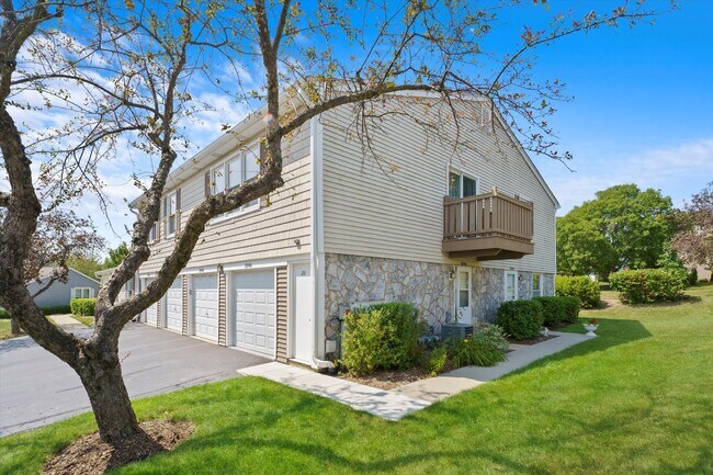 Building Photo - 1046 Glouchester Harbor