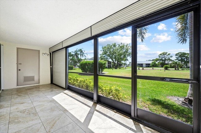 Building Photo - 101 Pinecrest Cir