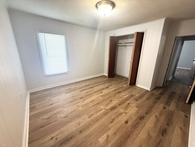 Building Photo - Cozy 2-Bed, 1-Bath Home with a large backyard!!