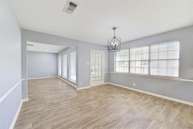 Building Photo - 1809 Lamar Dr