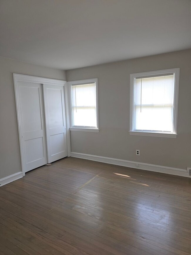 Building Photo - McDaniel Heights Single Family Home