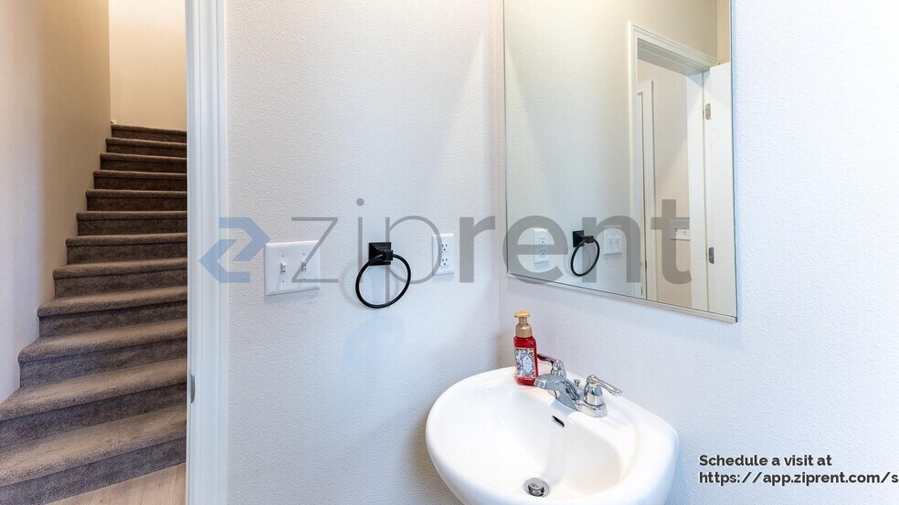 Building Photo - 24460 E Harrier Ln