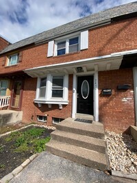 Building Photo - Beautifully redone home in Harrisburg