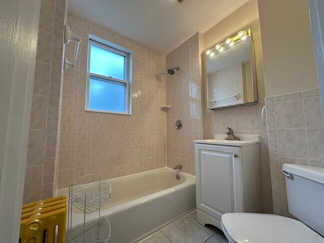 Building Photo - 56 Prentiss St