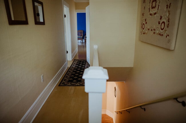 Building Photo - 108 W 6th St