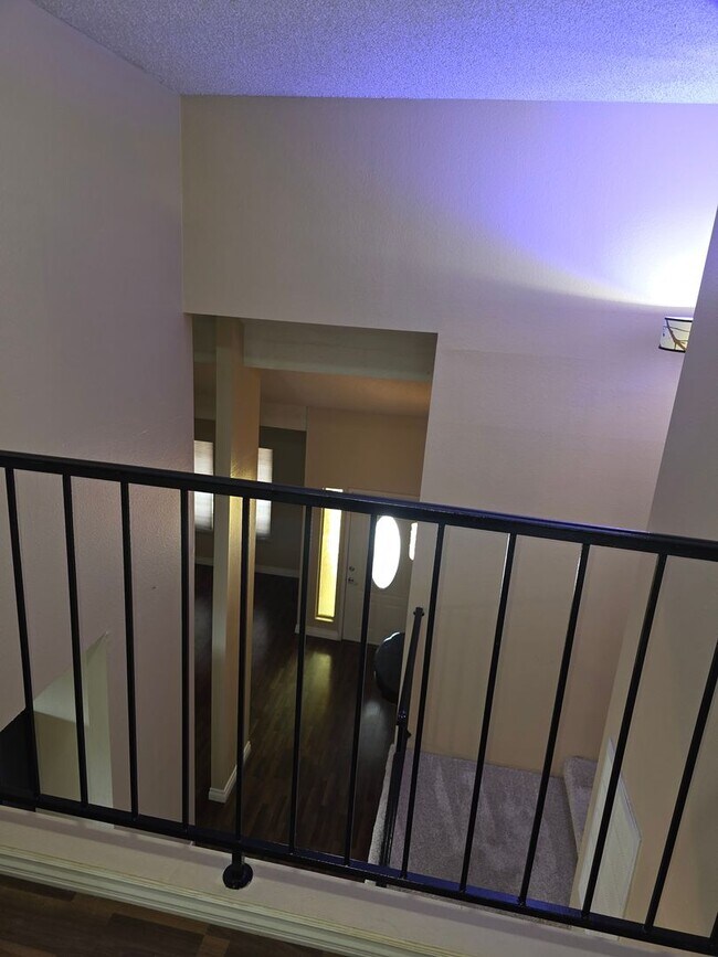 Building Photo - Beautiful 4 bed/ 3 bath POOL Home For Rent