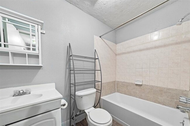 Building Photo - 5231 Wickview Ln