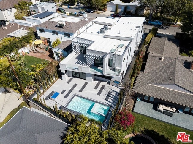 Building Photo - 159 S Bowling Green Way