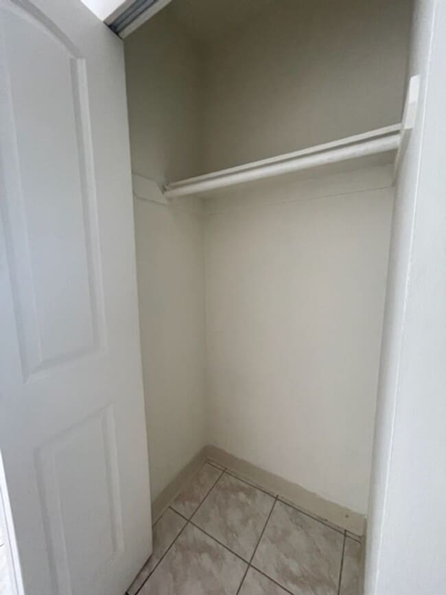 Building Photo - Charming 1-Bedroom, 1-Bath Likini West Unit – Available August 5, 2026