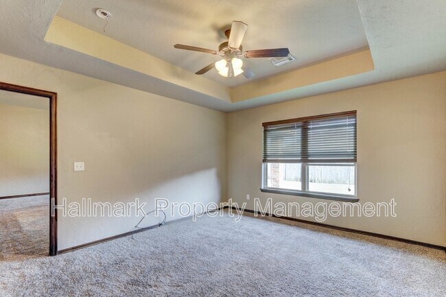 Building Photo - 920 SW 13th St