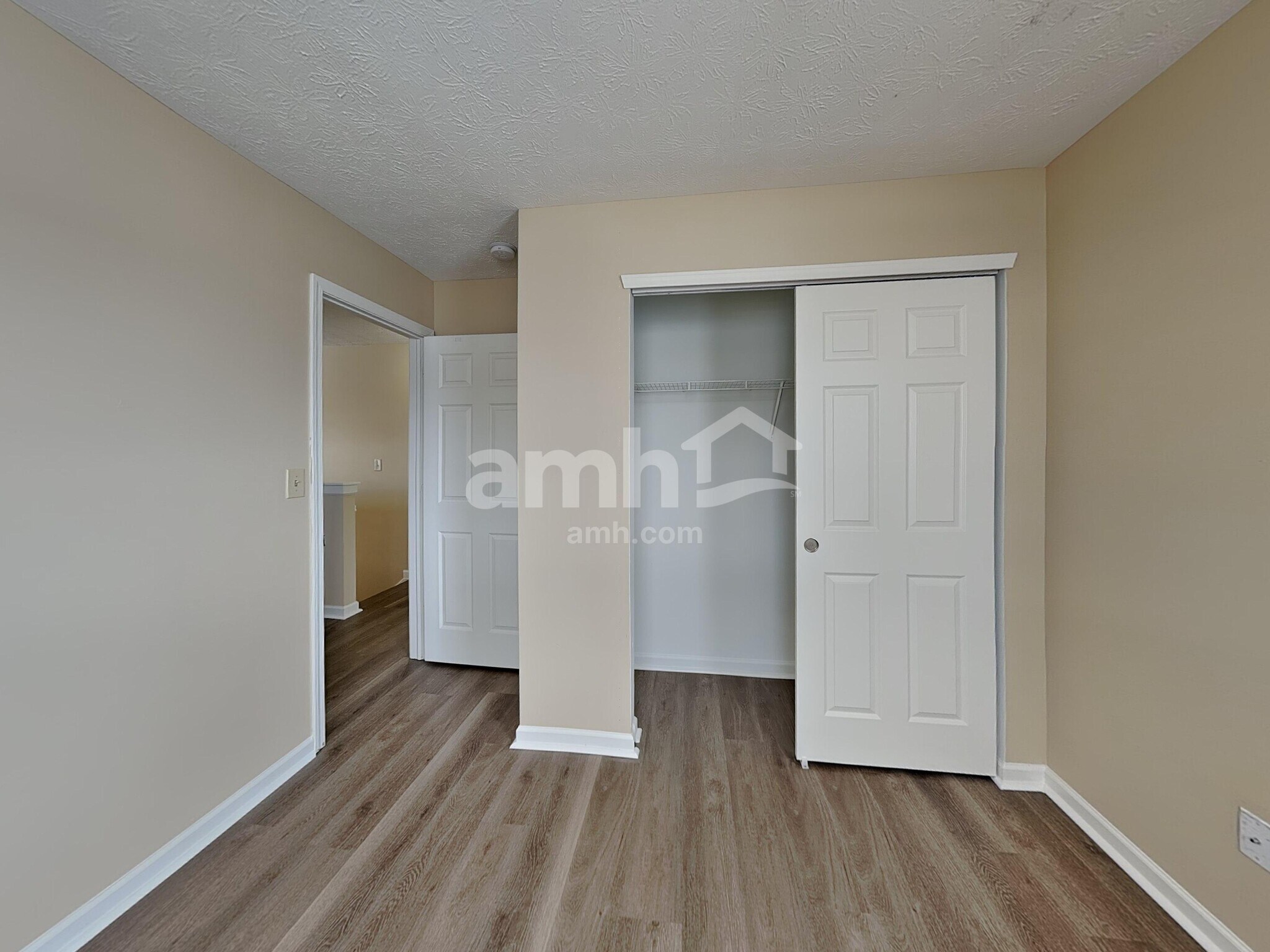 Building Photo - 5640 Rambling Dr