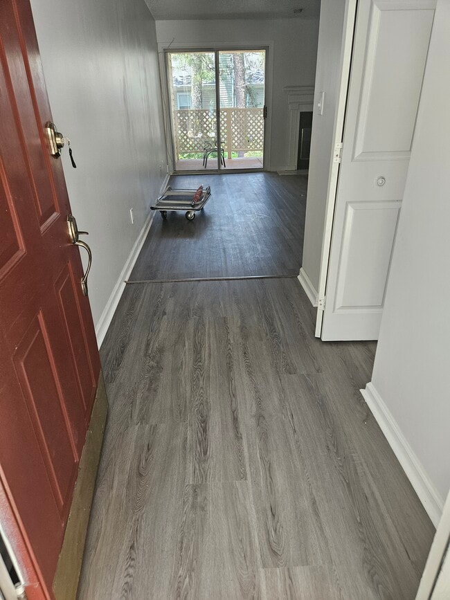 Building Photo - 35 Devon Ln