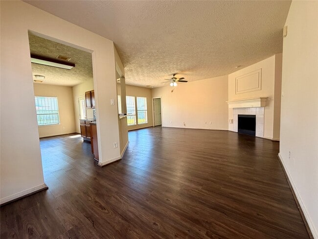 Building Photo - 13423 Agarita Ln