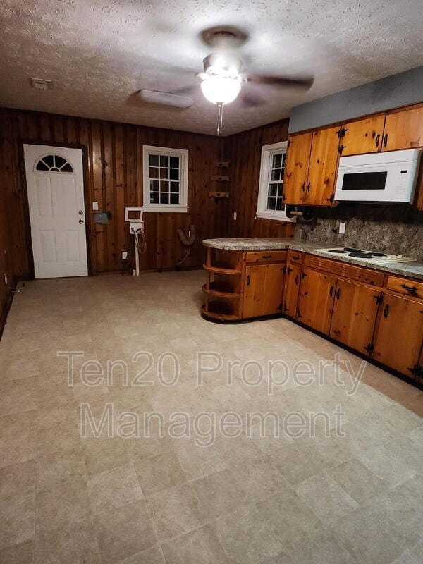 Building Photo - 411 20th Ave