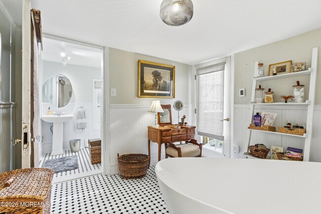 Building Photo - 74 Mt Hermon Way