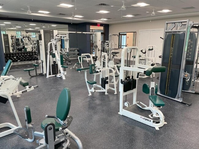 Building Photo - 5262 Wedgewood Ln