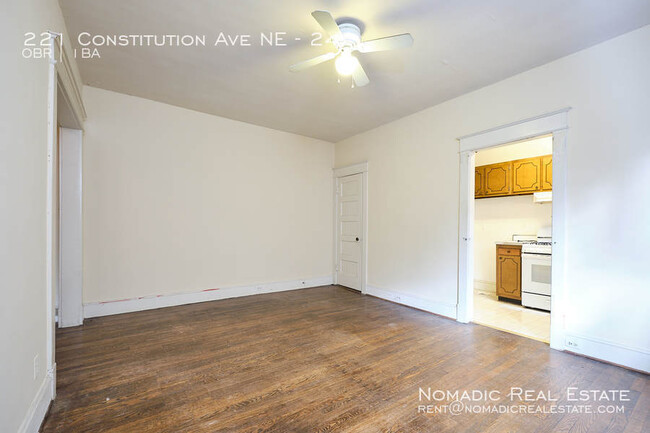 Building Photo - One-bedroom, one-bathroom apartment in con...