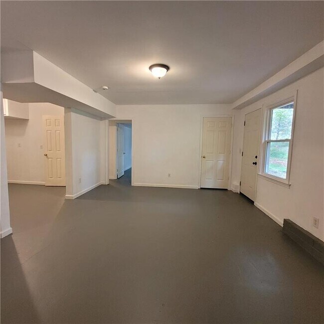 Building Photo - 140 Byers St
