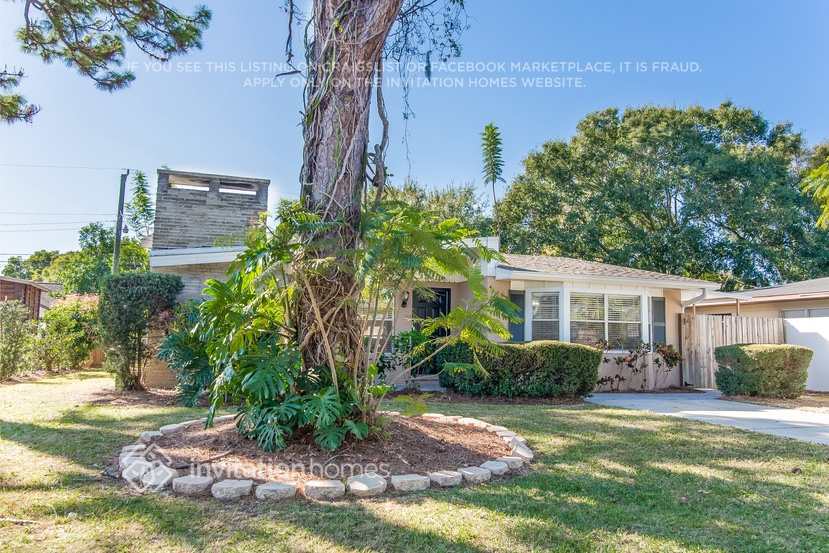 Building Photo - 4315 19th Ave W