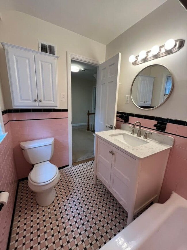 Building Photo - 4408 Glenridge St