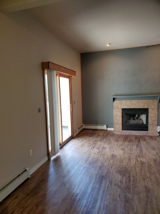 Building Photo - 2012 Remington St