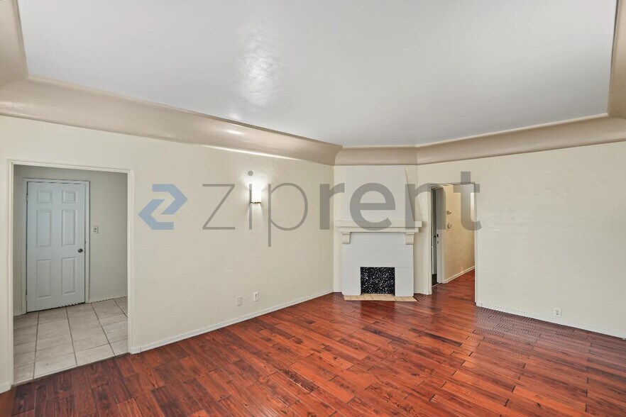 Building Photo - Unit 4268