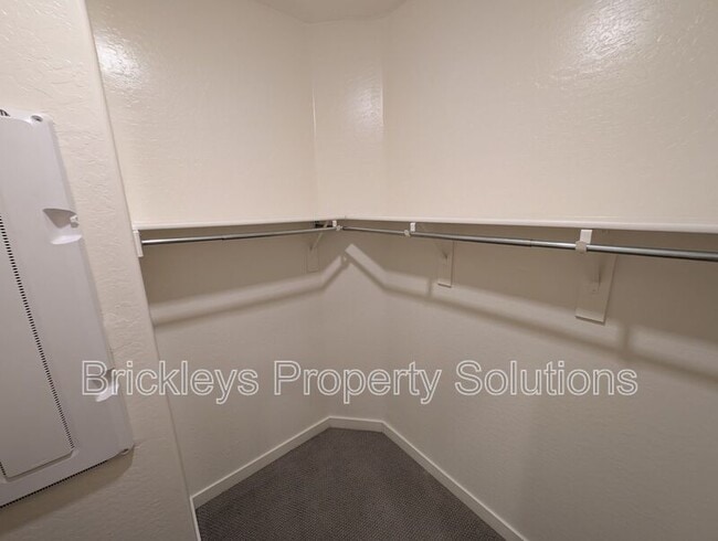 Building Photo - 4021 E Pony Ln